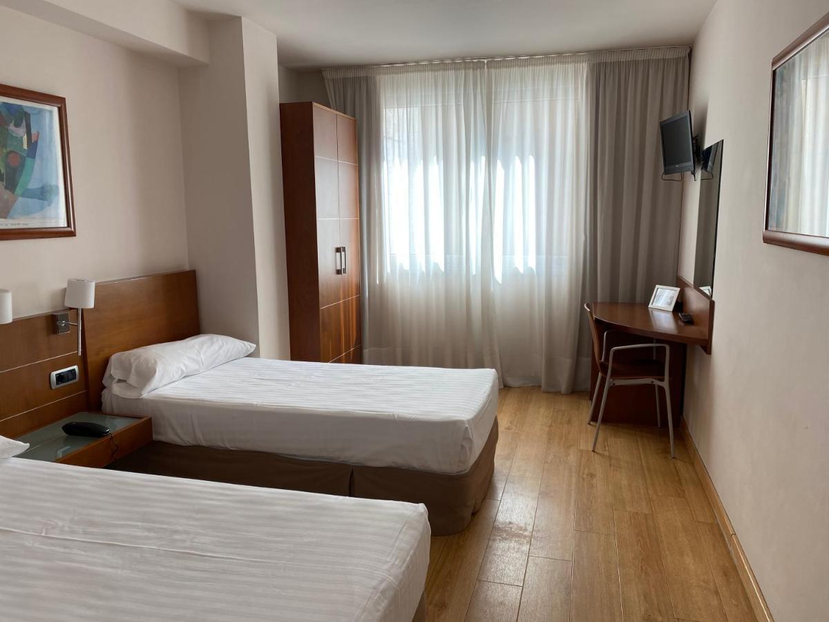 Duerming Longoria Plaza Hotel 奥维耶多 外观 照片