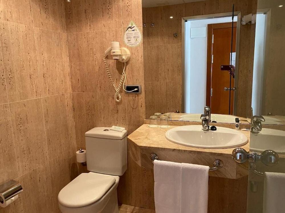 Duerming Longoria Plaza Hotel 奥维耶多 外观 照片
