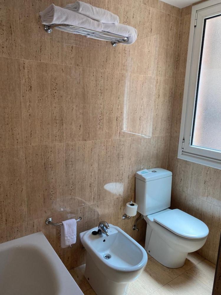 Duerming Longoria Plaza Hotel 奥维耶多 外观 照片
